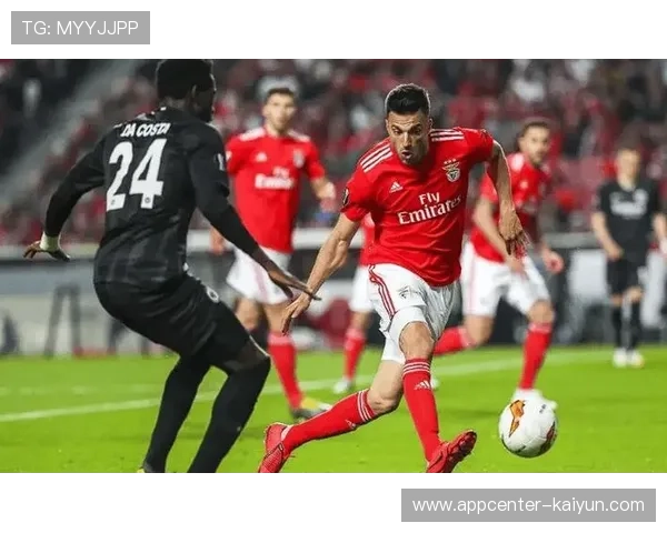 塞维利亚传控效率低下问题探究：面对密集防守的破解之道